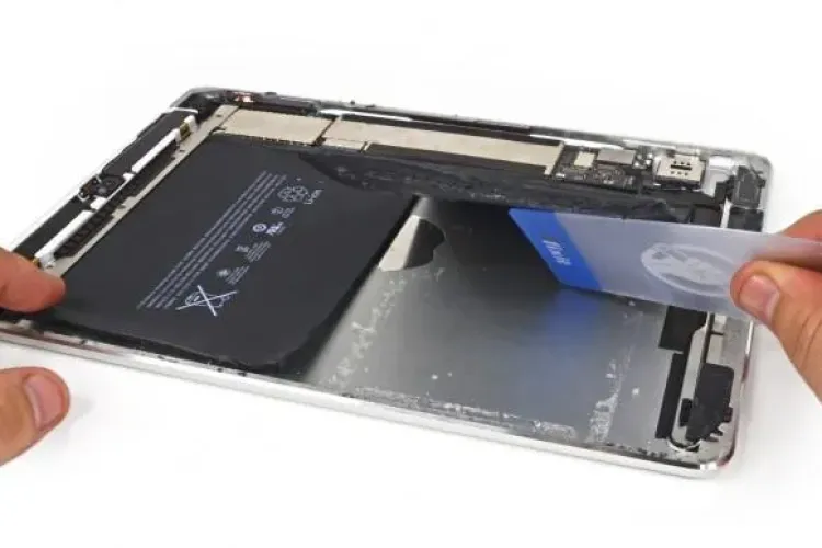 Noul produs Apple, iPad Air, aproape imposibil de reparat