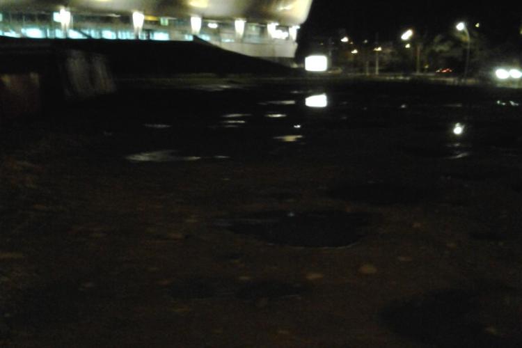 Șofer clujean nemulțumit că nu mai poate parca pe ”maidanul” de lângă Cluj Arena - FOTO