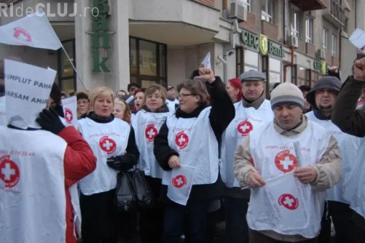 Protest MACABRU al cadrelor medicale. Mesajul către ministrul Sănătății: ”Nu te vom uita NICIODATĂ!”