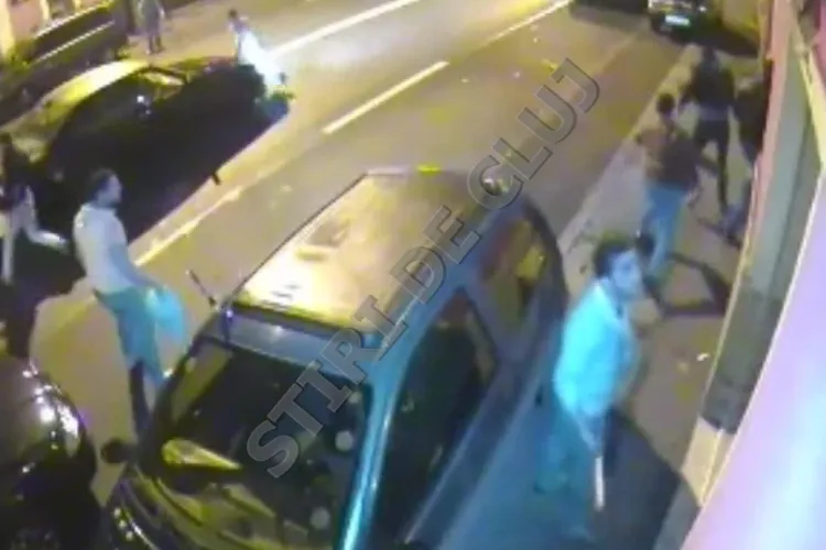 Doi romi implicați într-un MĂCEL cu săbii în centrul Clujului. VIDEO - IMAGINI ȘOCANTE