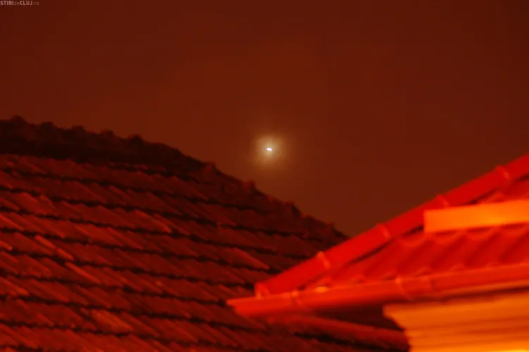 OZN deasupra Clujului? Un clujean a surprins un obiect misterios pe cer FOTO