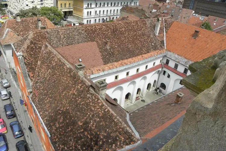 Mănăstirea Franciscană din Cluj-Napoca restaurată cu materiale folosite la refacerea Colosseum-ului - FOTO