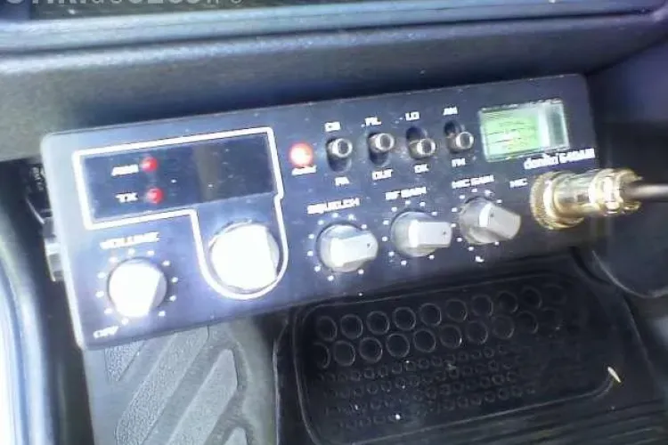 Control la ieșire de pe Autostrada Transilvania la șoferii cu stații, care se anunță când e razie