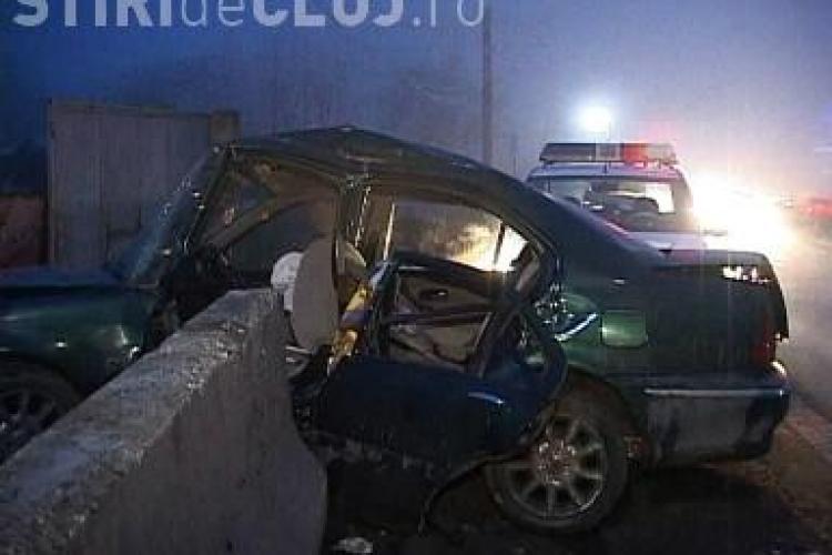 Un bărbat din Feleacu a intrat cu mașina într-un parapet de pe Calea Turzii