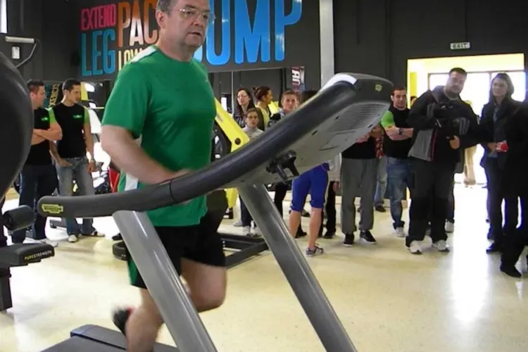 Ce vehicul își cumpără primarul Emil Boc în 2014?