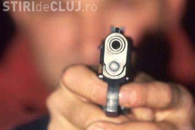 Un clujean din Mărăști a scos pistolul într-un magazin și a amenințat un bărbat