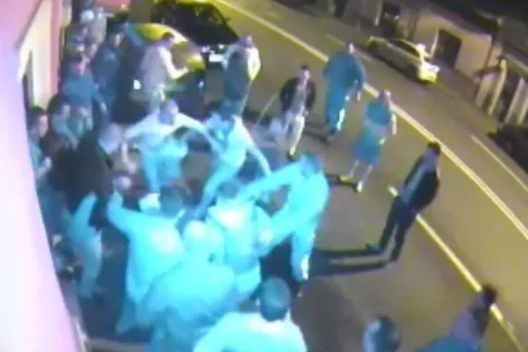 Bătaie la club Nox, de pe strada București: Și-a făcut dreptate cu crosa de golf