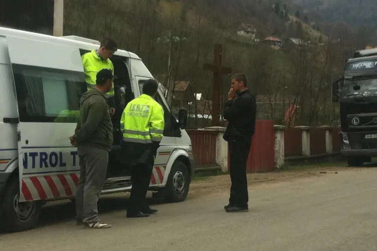 Bătaie pe lemne furate la Măguri! Un tânăr a murit SUSPECT în timp ce era la furat de lemne