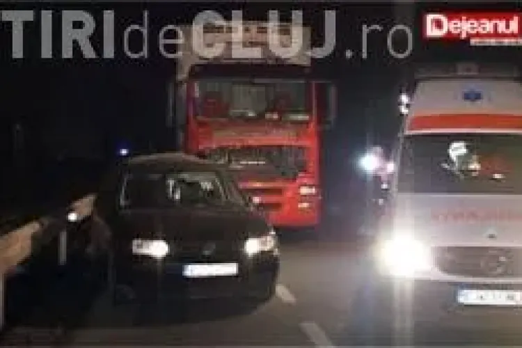 O clujeancă a ajuns în spital, după ce mașina i-a fost lovită de un TIR cu brânză VIDEO