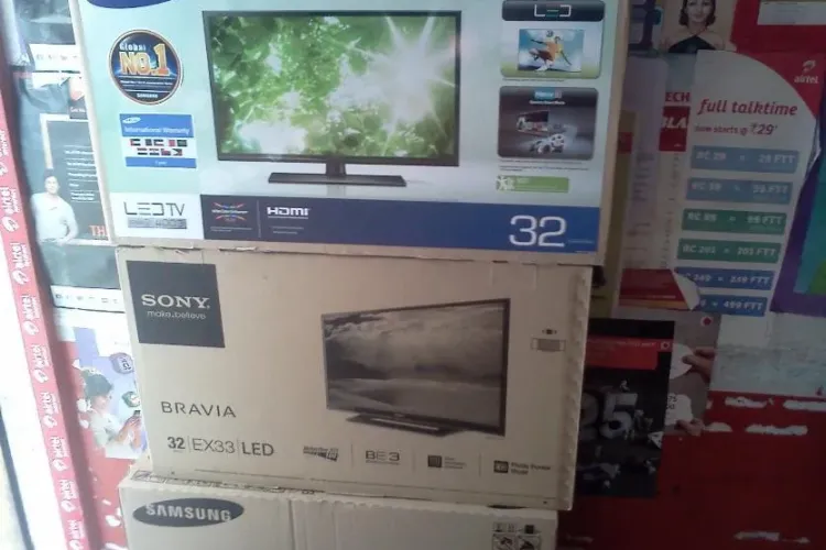 Trei paznici de la un mall din Cluj au furat televizoarele LED din magazine