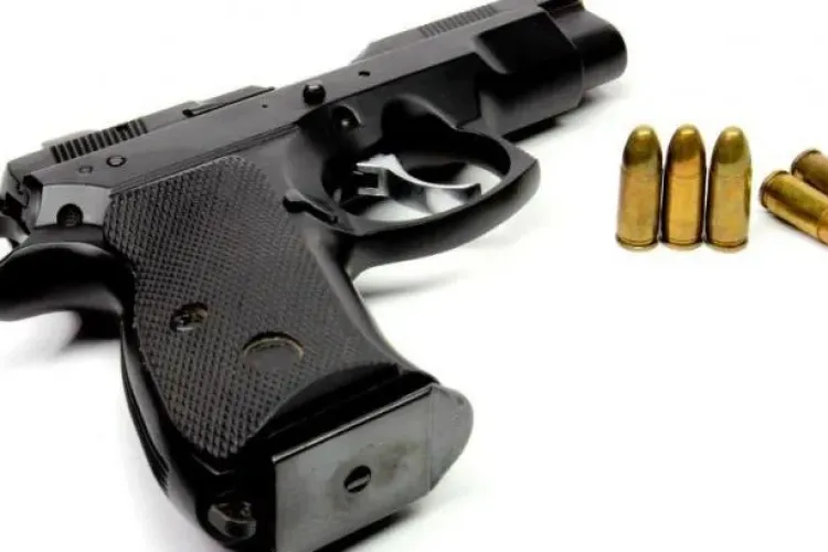 Agentul de pază de la Aeroportul Cluj, sancţionat după ce i s-a descărcat pistolul