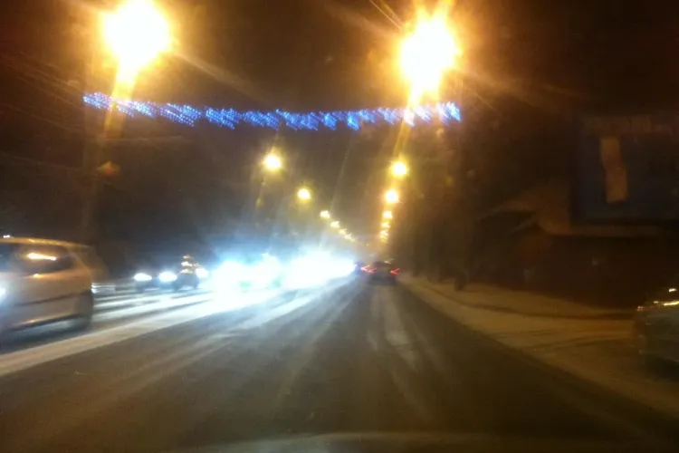NINGE la Cluj-Napoca! Zăpada începe să se depună pe carosabil - FOTO