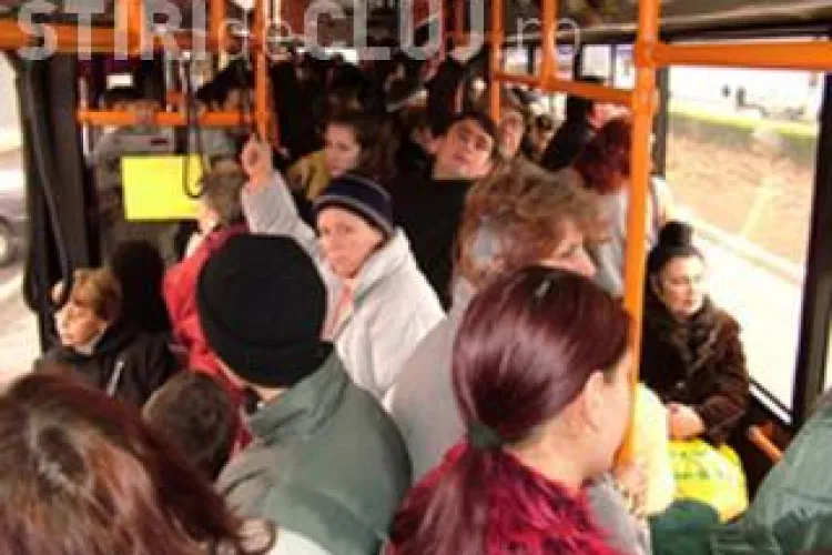 Copil de 6 ani, rănit într-un autobuz RATUC după o frână BRUSCĂ