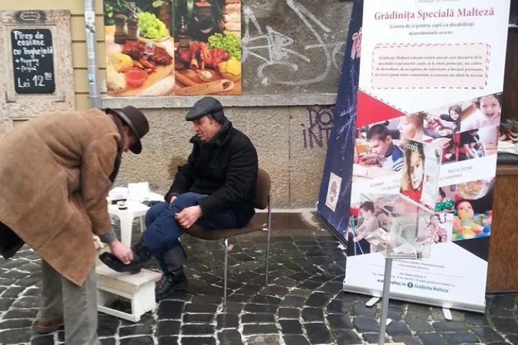 Clujenii invitați să lustruiască pantofi de Moș Nicolae, în scop caritabil