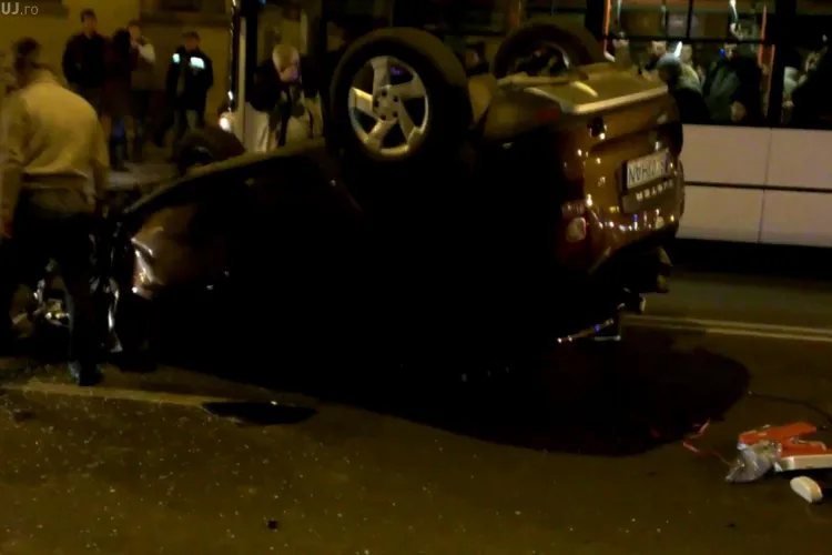 Accident grav pe strada Moților! Un Duster s-a răsturnat din cauza vitezei - VIDEO