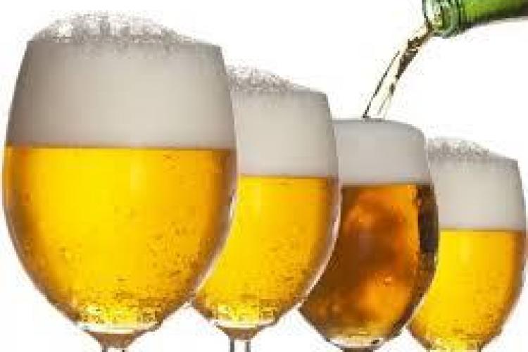 Studenții de la UMF Cluj primesc burse ca să bea bere