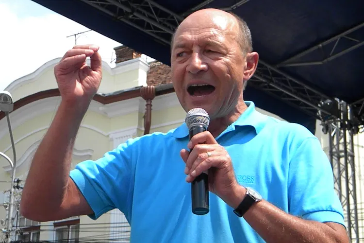 Băsescu: ”Vreau sa intelegeti foarte bine ca suntem cu un pas in prapastie”