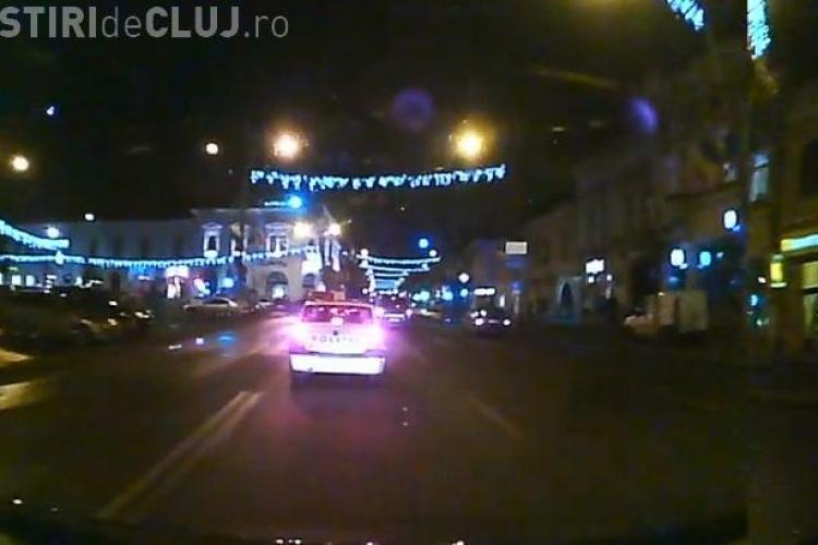 Șofer clujean enervat că poliția face semn jandarmeriei că ”e ok să încalce legea” - VIDEO