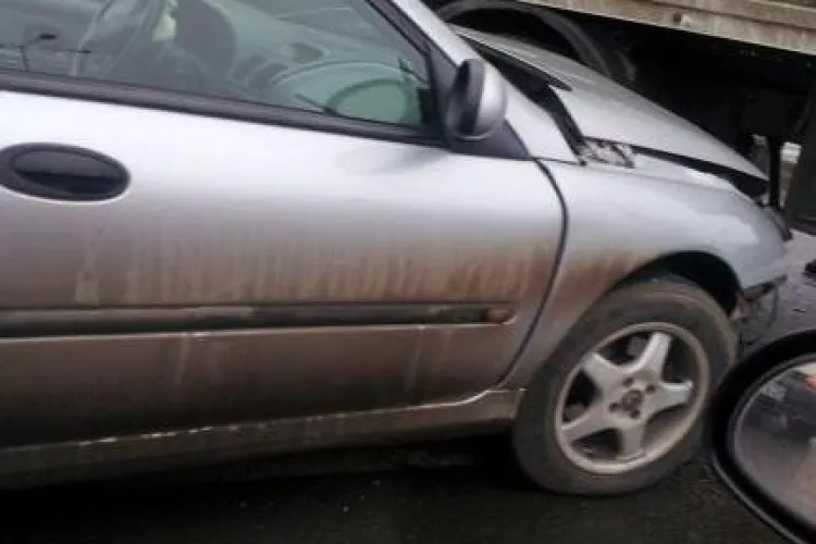 O altă mașină a intrat sub un TIR la METRO - Florești - FOTO