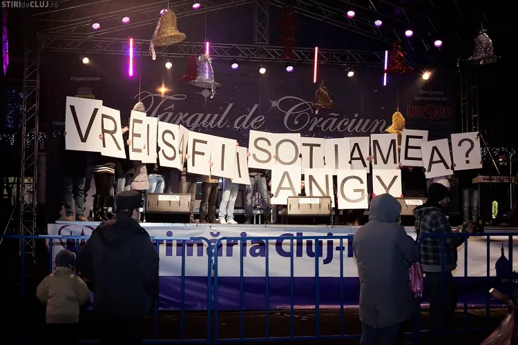 Cerere în căsătorie pe scena din Piața Unirii, la Târgul de Crăciun - FOTO