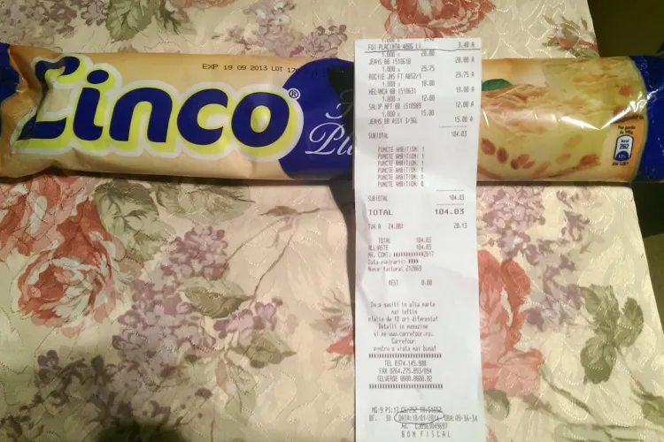 Produs expirat de patru luni VÂNDUT în supermarketul Carrefour din Polus Center - FOTO 