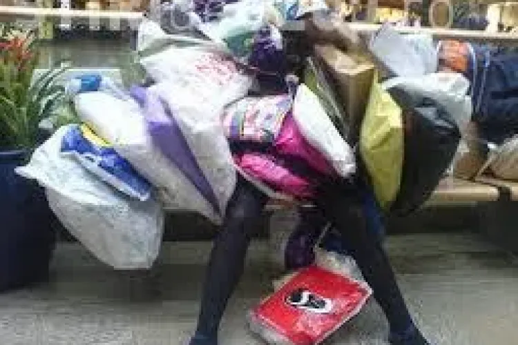 Cel mai dorit articol vestimentar a fost creat. Vezi cum arată și cât costă tricoul care nu se pătează VIDEO