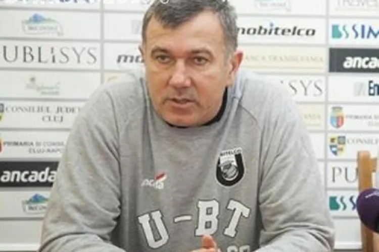 Pintea rămâne antrenor la ”U” Mobitelco. Jucătorii au fost penalizați pentru eșecurile din campionat
