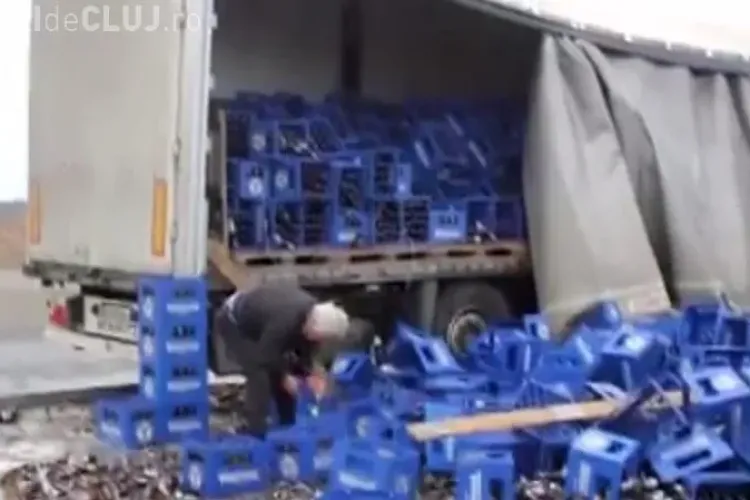 Autoutilitară cu bere, răsturnată la Topa Mică spre bucuria localnicilor