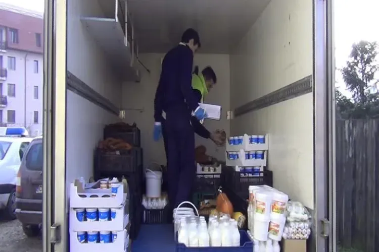 Poliţiştii clujeni au confiscat alimente în valoare de 15.000 lei