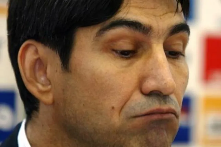 Pițurcă a întocmit un raport privind activitatea de la națională. De ce s-a ratat calificarea?