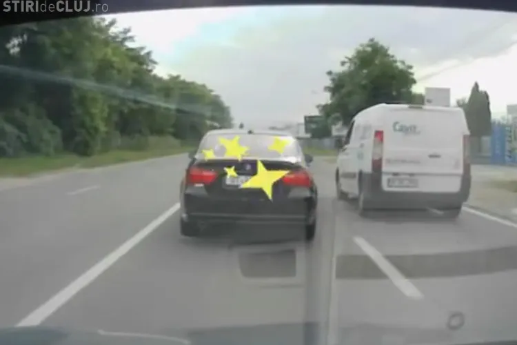 Șoferul magician de la Cluj! Cum face să aibă bandă LIBERĂ numai pentru el - VIDEO