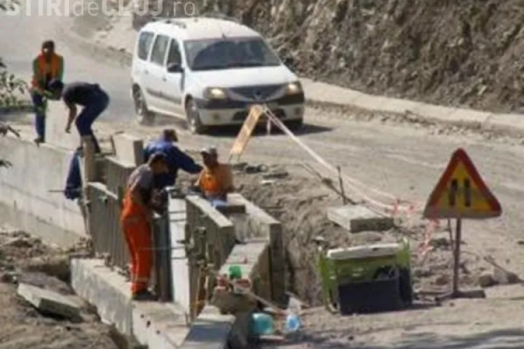 JAF de proporții pe drumul Răchițele - Ic Ponor! S-a folosit beton mai ieftin și mai prost - DEZVĂLUIRI 