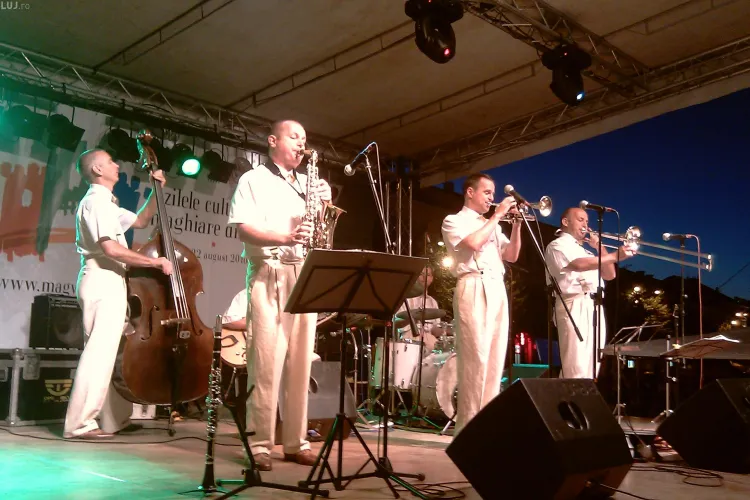 Concert in Piata Unirii urmarit de aproape o mie de oameni. Manifestarile fac parte din Zilele Culturii Maghiare - VIDEO si FOTO