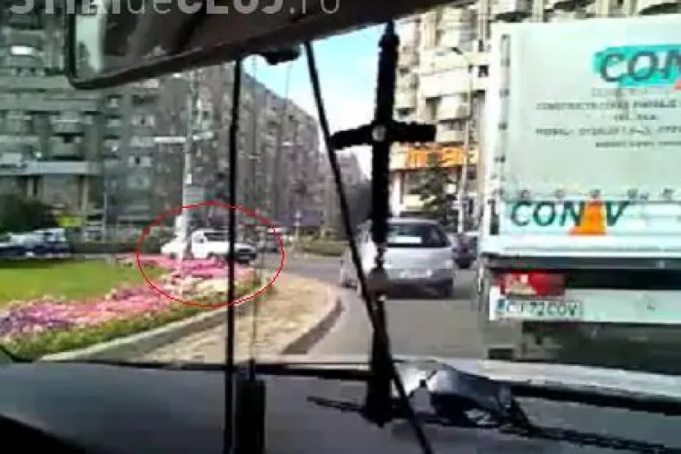 Un sofer conducea pe contrasens in giratoriul Marasti. Scena i-a socat pe ceilalti conducatori auto care l-au filmat pe "englez"- VIDEO