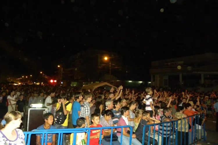 "Vita de Vie" si "Night Shift" au deschis Zilele orasului Turda. Haddaway urca azi pe scena de la ora 21.00!