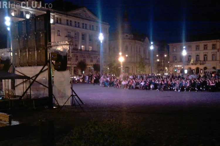 "Anotimpurile lui Vivaldi", live duminica seara, in Piata Unirii