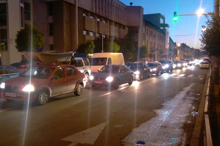 Concertul Vivaldi a blocat centrul orasului. Zona intre strazile Napoca, Universitatii si pana la Teatrul National a fost inchisa traficului - VIDEO
