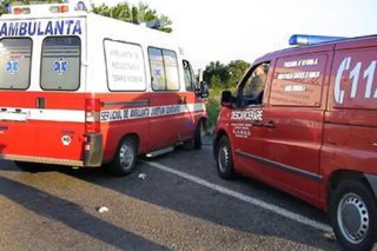 Doua tinere calcate pe trecerea de pietoni din fata magazinului Metro, Floresti