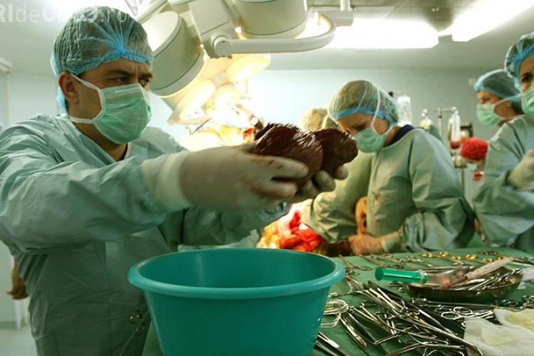 Patru rinichi vor fi transplantati azi la Cluj-Napoca. Organele provin de la doua persoane din Timis, aflate in moarte cerebrala