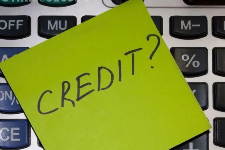 Economiștii spun că reducerea ratelor la jumătate va aduce un HAOS în sistem