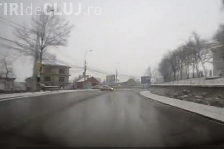 Derapaj pe Calea Turzii. Acest șofer a înghețat când a văzut scena - VIDEO
