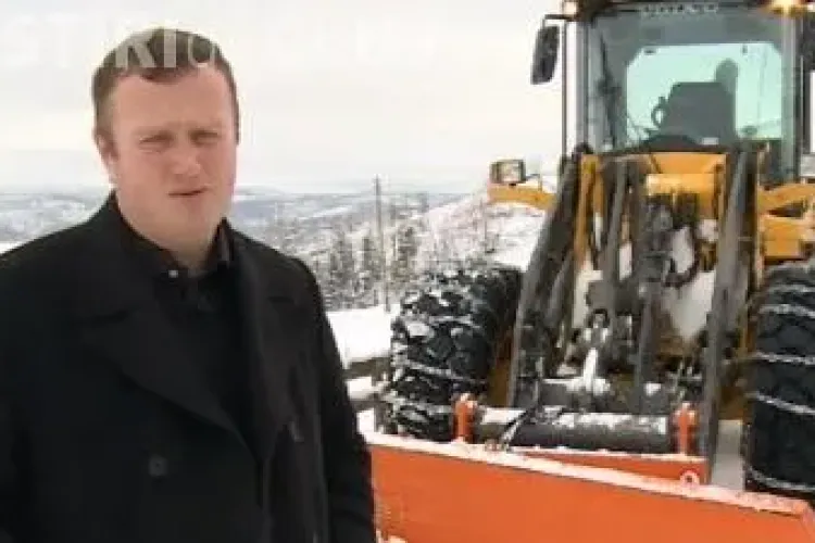 Primăria din Măguri-Răcătău are propria mașină de deszăpezire - FOTO