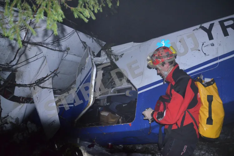 Salvamontiștii din Cluj au pierdut peste 2 ore cu deplasarea la Crucea Iancului, foarte departe de zona în care s-a prăbușit avionul