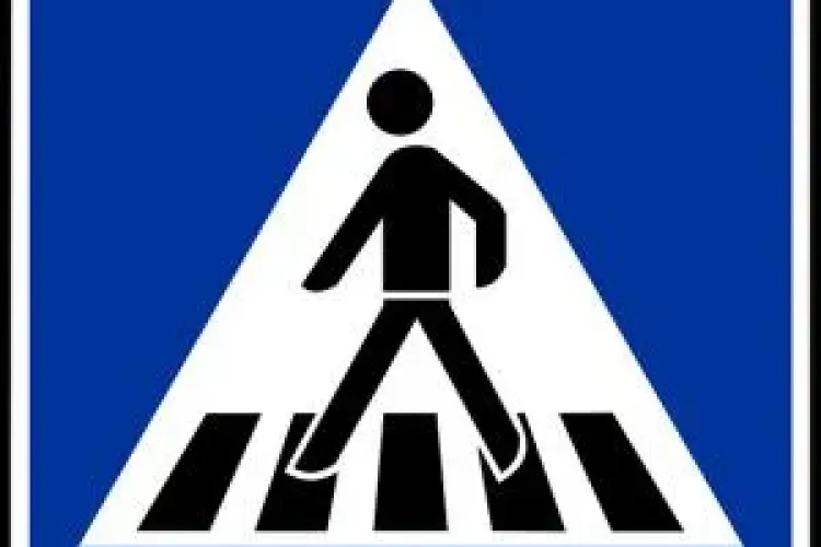 Femeie lovită de mașină pe trecerea de pietoni în Florești