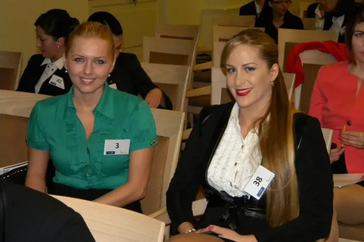 Clujence superbe se luptă pentru un post de stewardesa în Arabia Saudită. Salariul este de ATRACTIV - FOTO