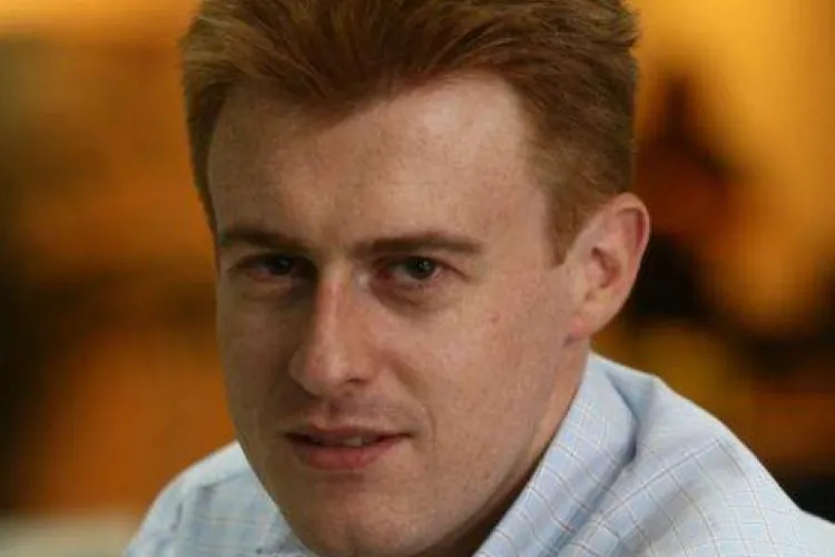 Un renumit jurnalist român, Andrei Postelnicu, s-a prăbuşit cu avionul în Atlantic