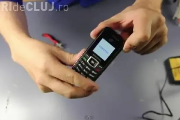 Cum să îţi construieşti un telefon solar - VIDEO