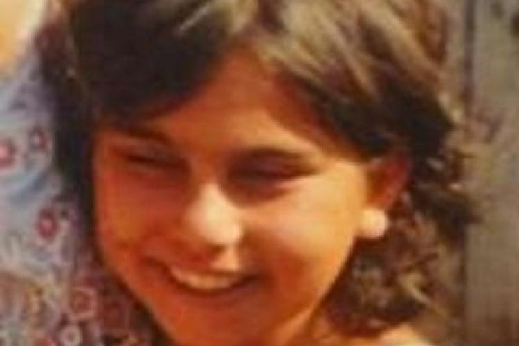 O fată de 15 de ani din Turda a dispărut de acasă! Aţi văzut-o? - FOTO