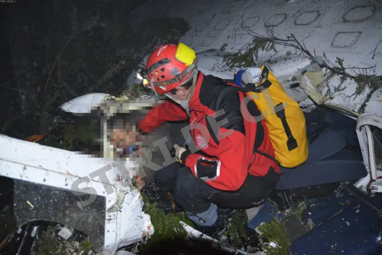 AVION PRĂBUȘIT la CLUJ - VIDEO. Ce au găsit salvamontiștii când au ajuns la locul epavei - FOTO ȘOCANTE