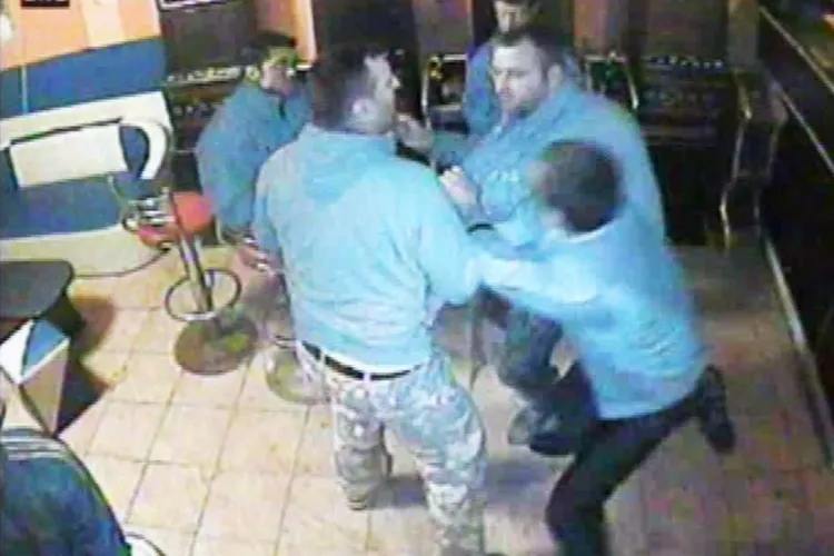 Bătaie într-un local din centrului Clujului între cinci persoane